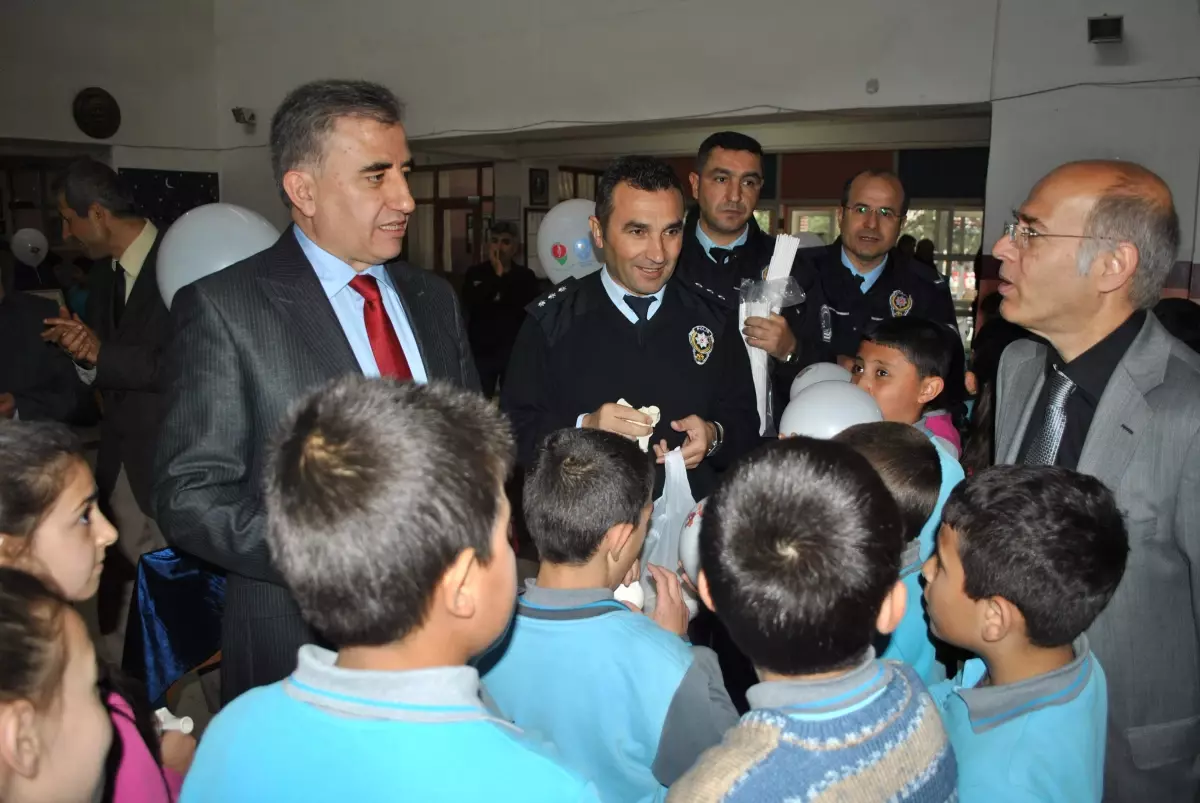 Ebruzen Öğrencilerden Polisin Projesine Destek