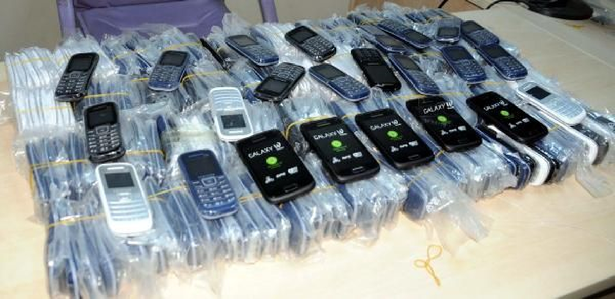 Emniyetten Kaçak Telefon Operasyonu