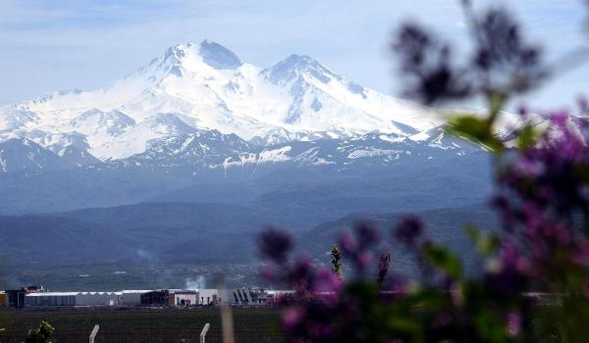 Erciyes Dağına Abrul Beşi Karı