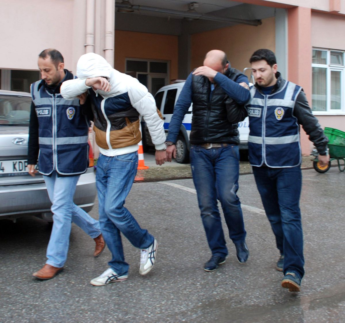 Eski Patronunun Kredi Kartını Dolandırdı