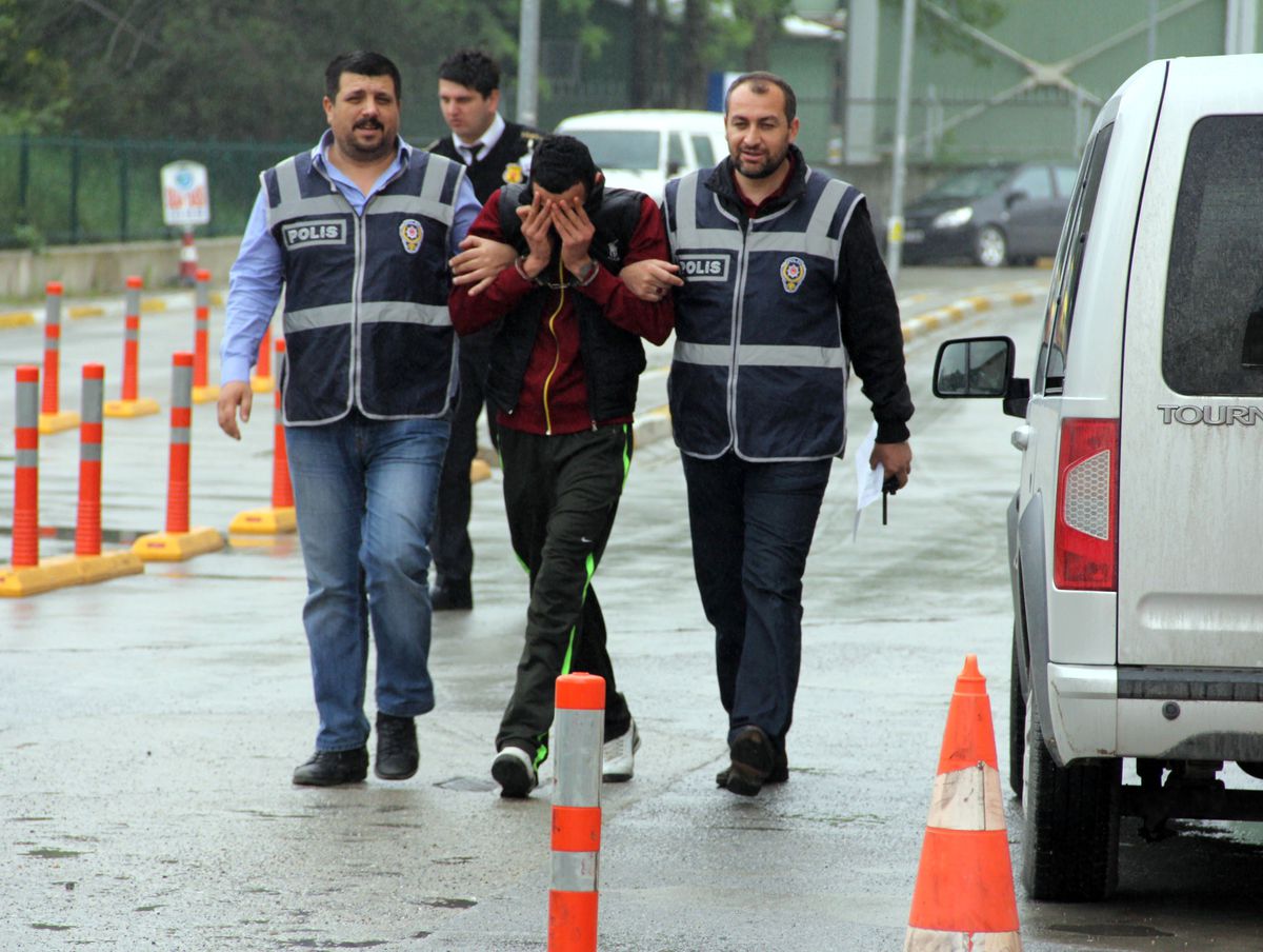 Girdiği Evde Hırsızlık Yaparken Yakalandı