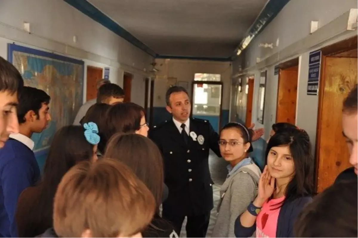 Gökçebey Çpl Öğrencileri İlçe Emniyet Amirliğini Ziyaret Etti
