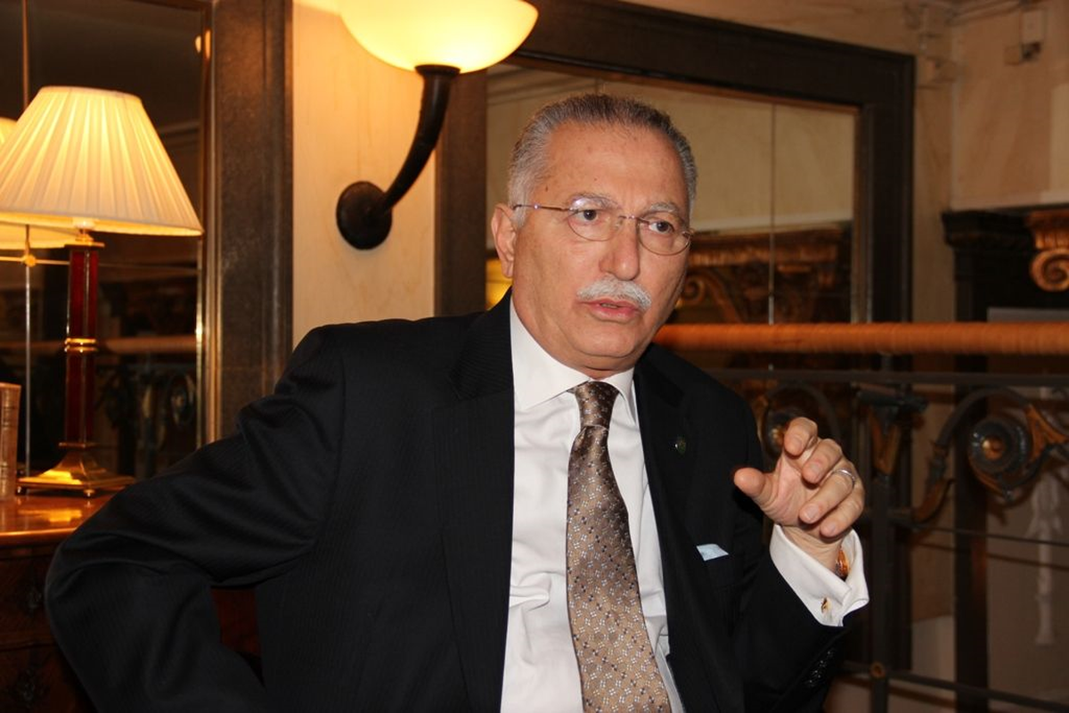 İİT Genel Sekreteri İhsanoğlu, Bosna-Hersek\'te