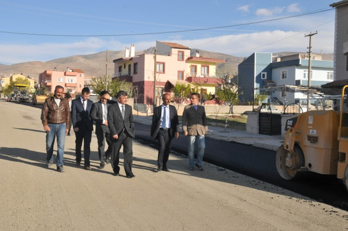 İlhanlı Mahallesinde Asfaltlama Çalışması