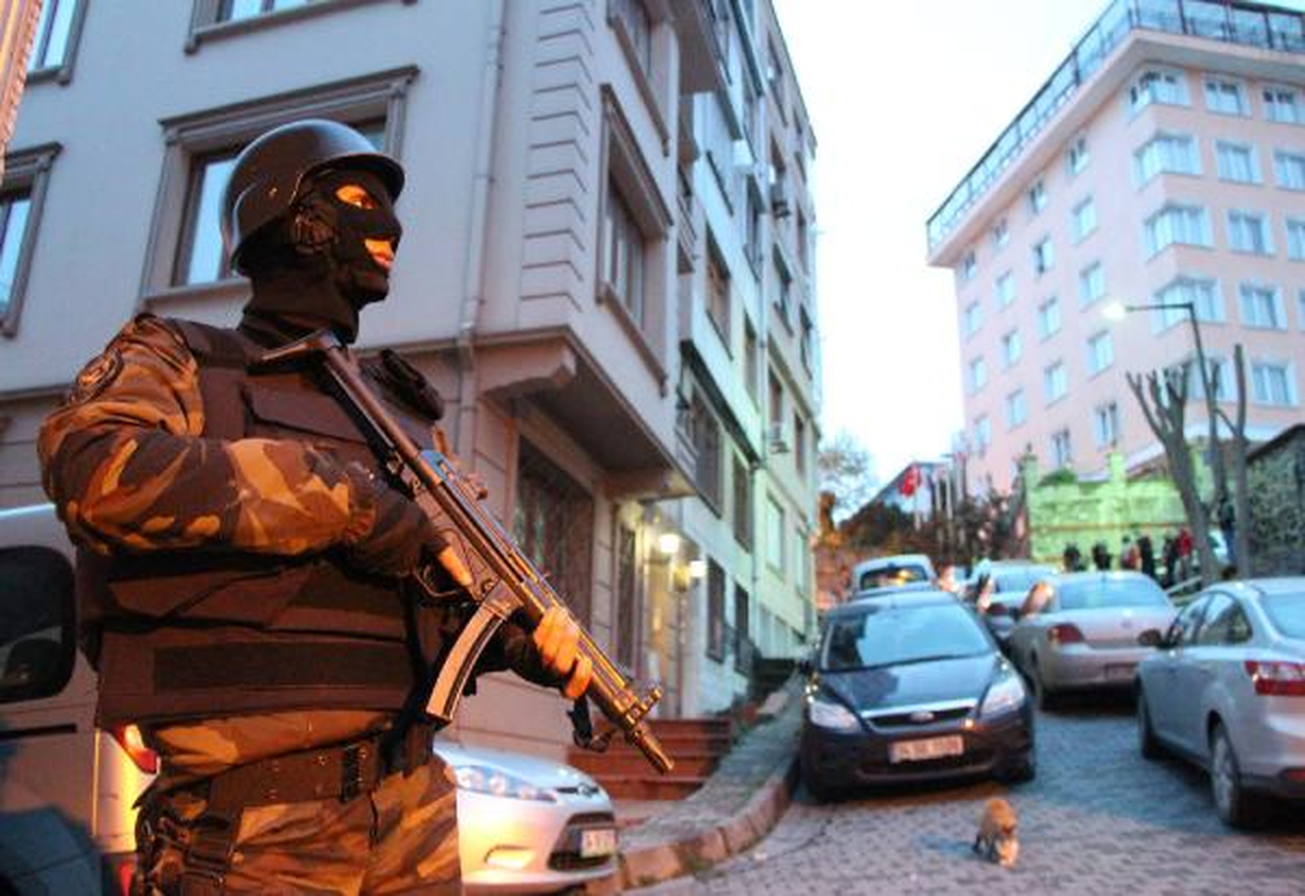 İstanbul\'da Şafak Operasyonu