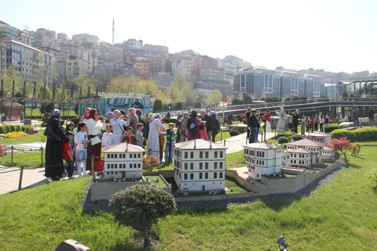 İstanbul\'u Geziyoruz