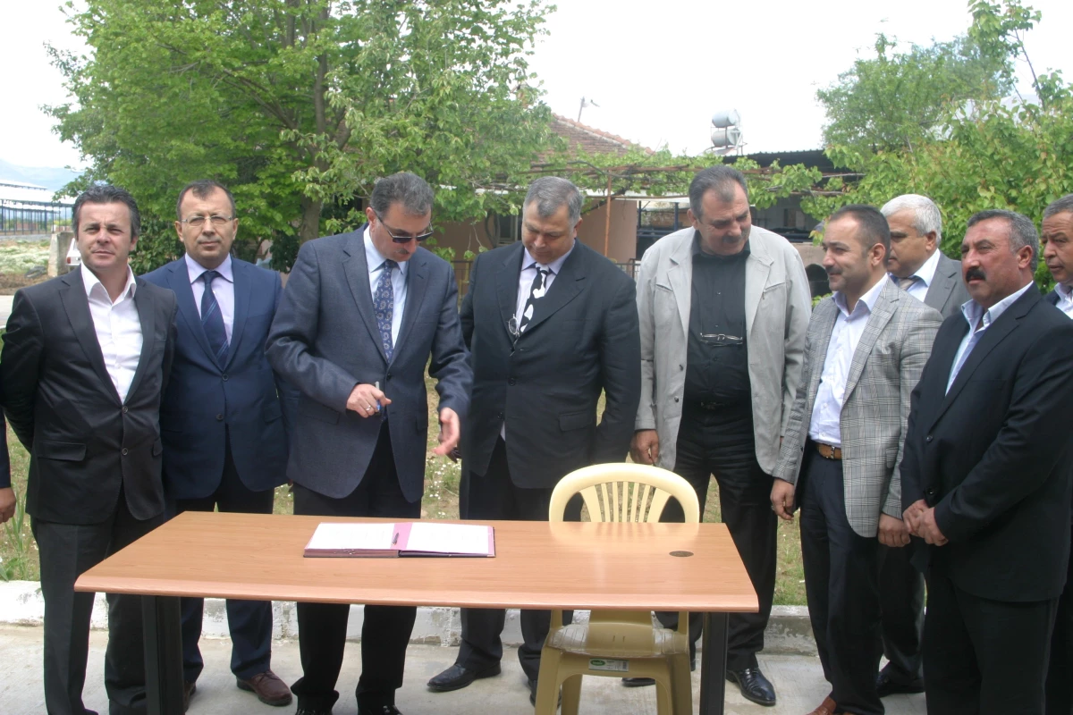 İzmir Damızlık Birliği, Urfa\'ya 400 Büyükbaş Hayvan Gönderdi