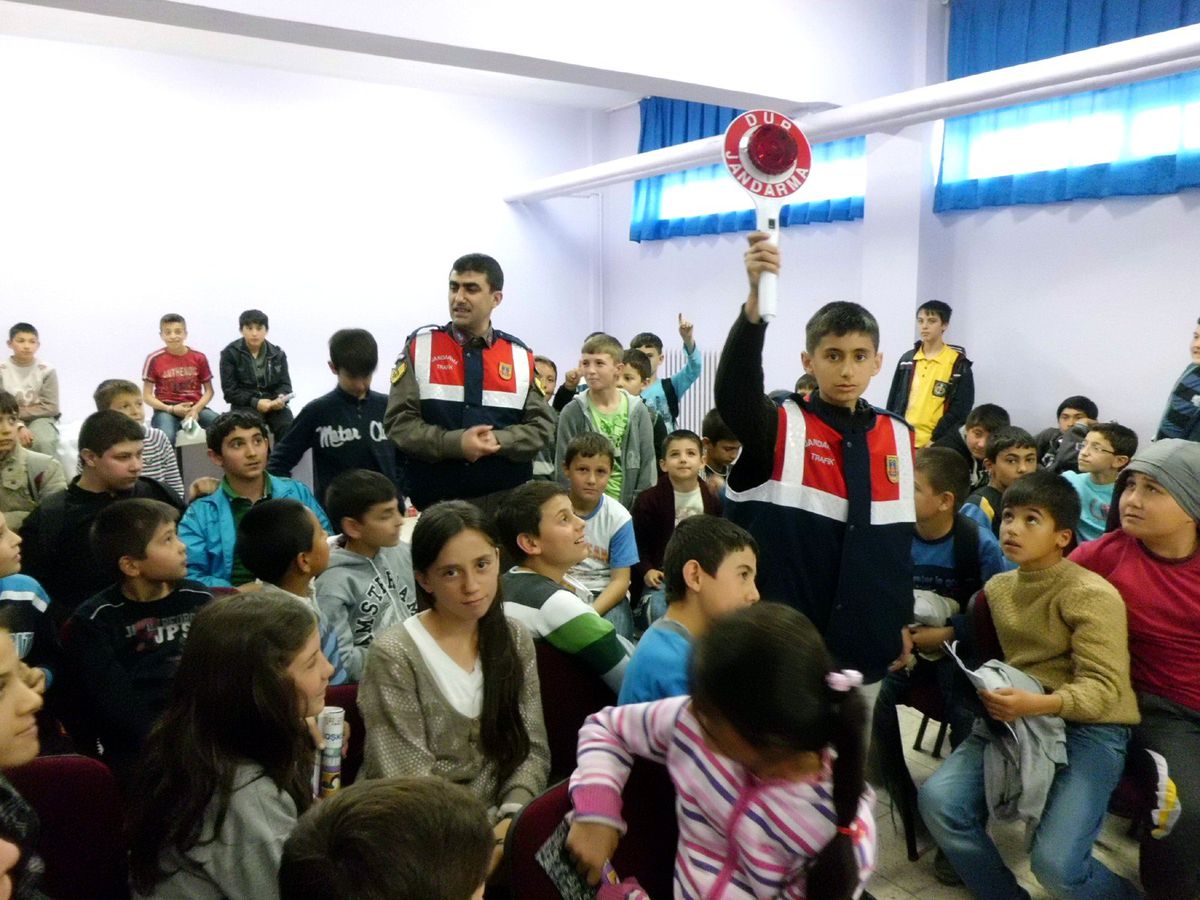 Jandarmadan Öğrencilere Trafik Eğitimi
