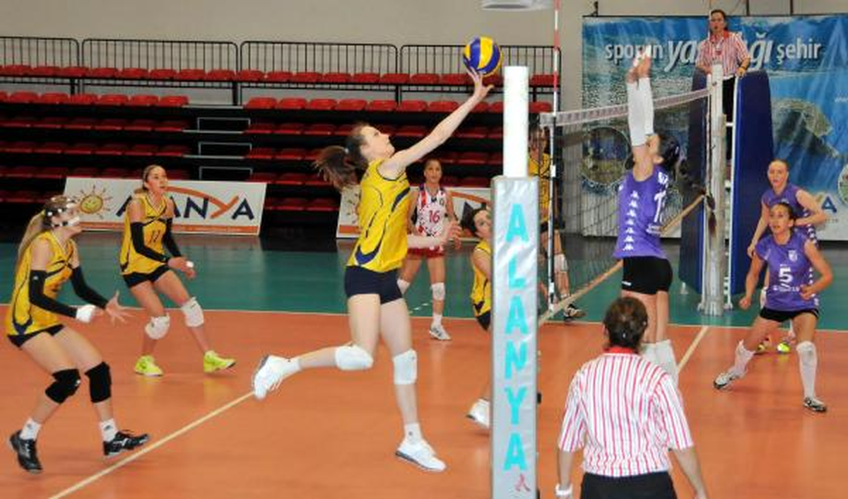 Voleybol Ligi\'ne İlk Bilet Çanakkale\'nin