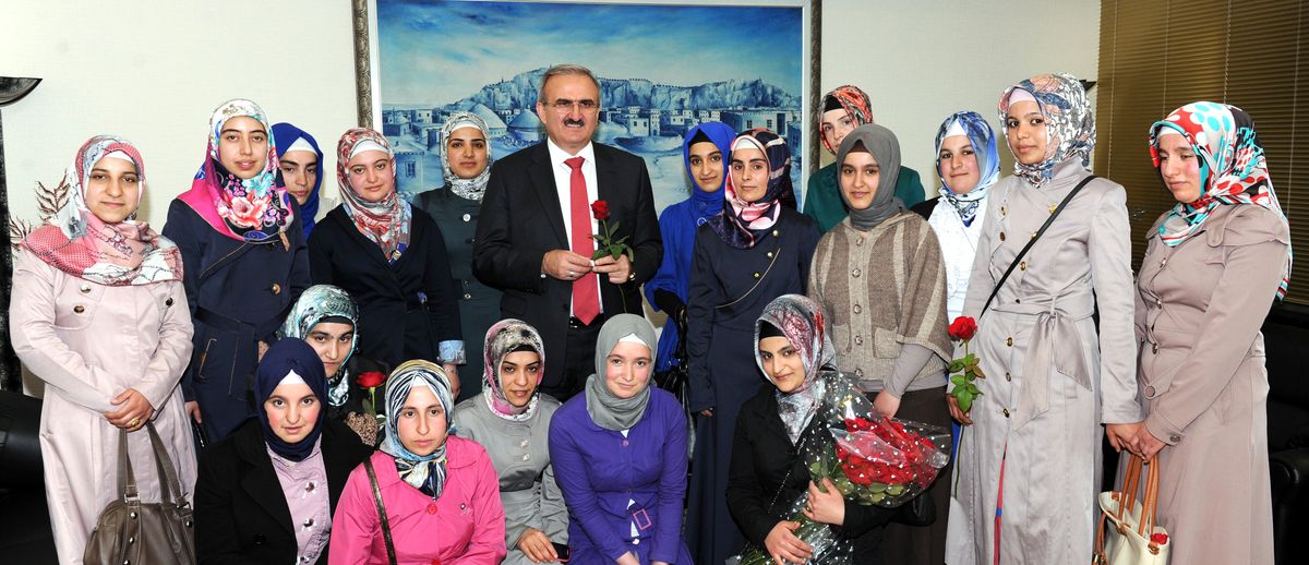 Kur\'an Kursu Öğrencilerinden Vali Karaloğlu\'na Ziyaret