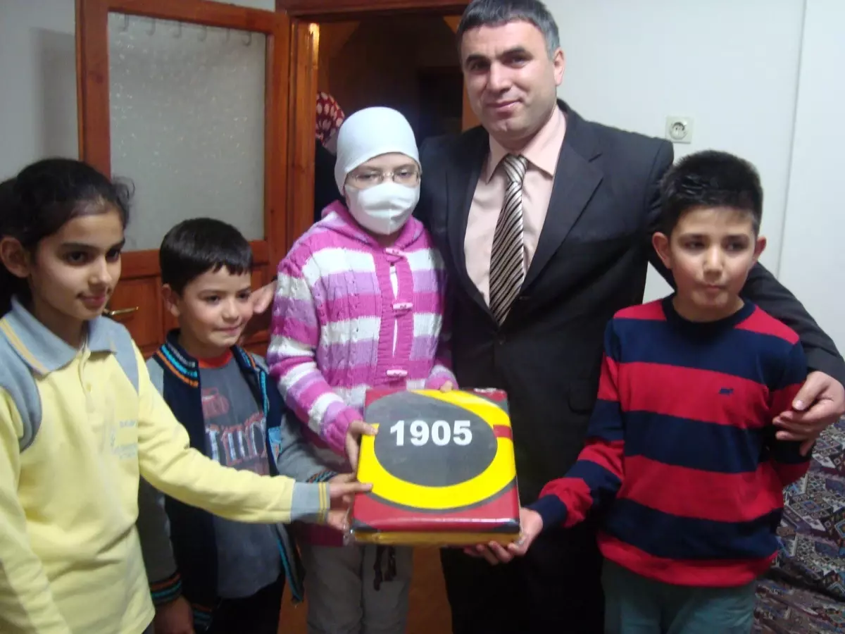 Lösemili Çocuğa Moral Ziyareti