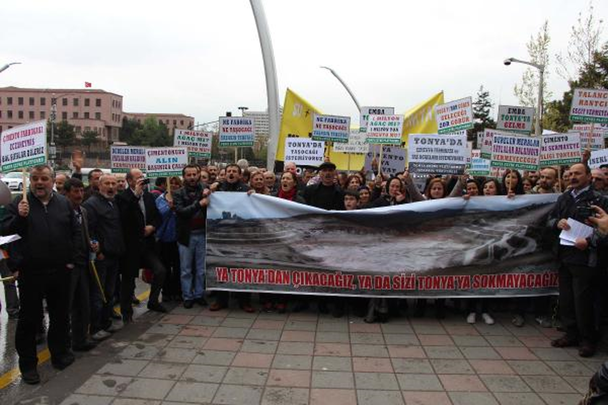 Meclis Önünde Çevrecilerden Eylem