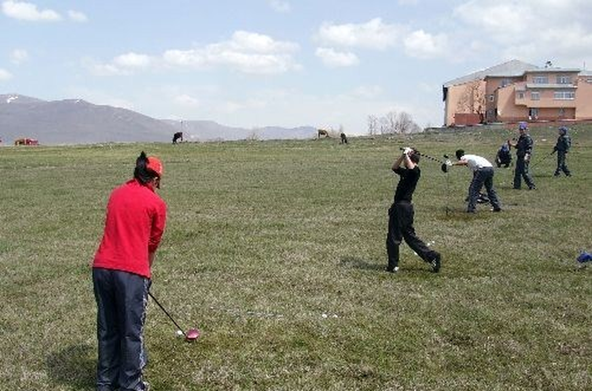 Meralarda Golf Turnuvasına Hazırlanıyorlar