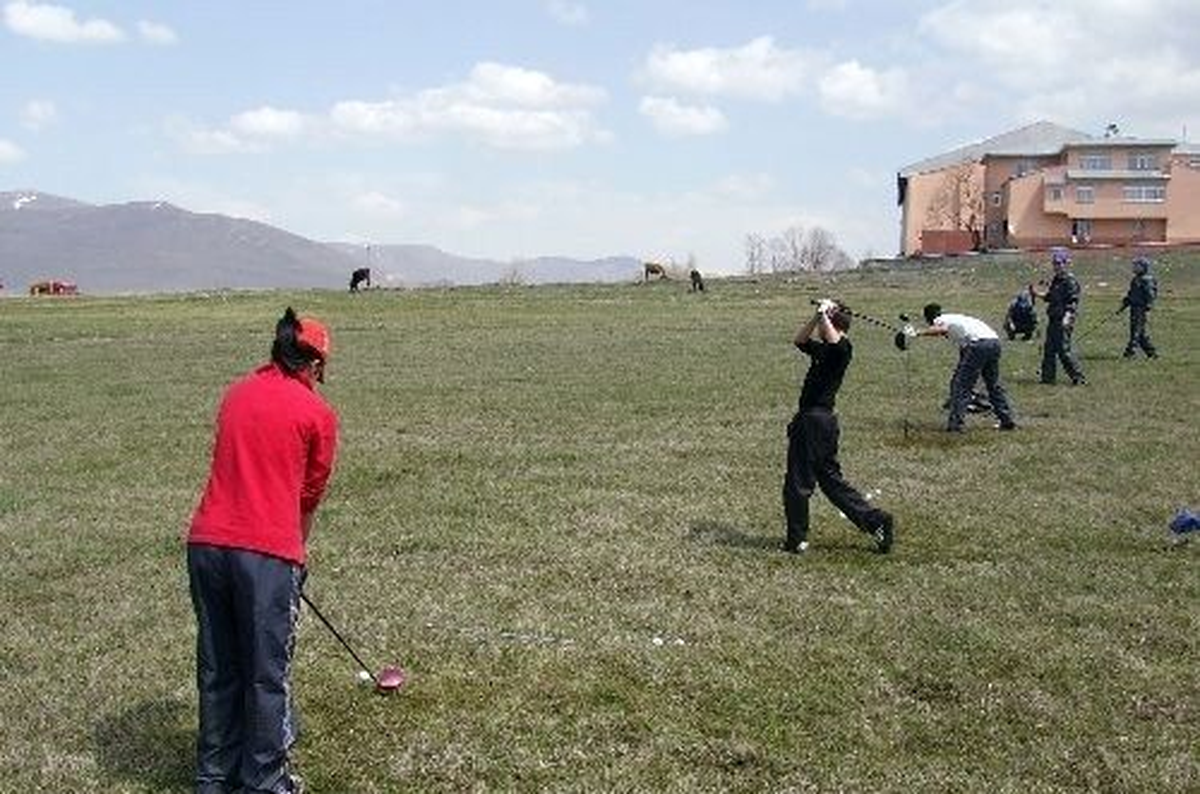 Meralarda Golf Turnuvasına Hazırlanıyorlar