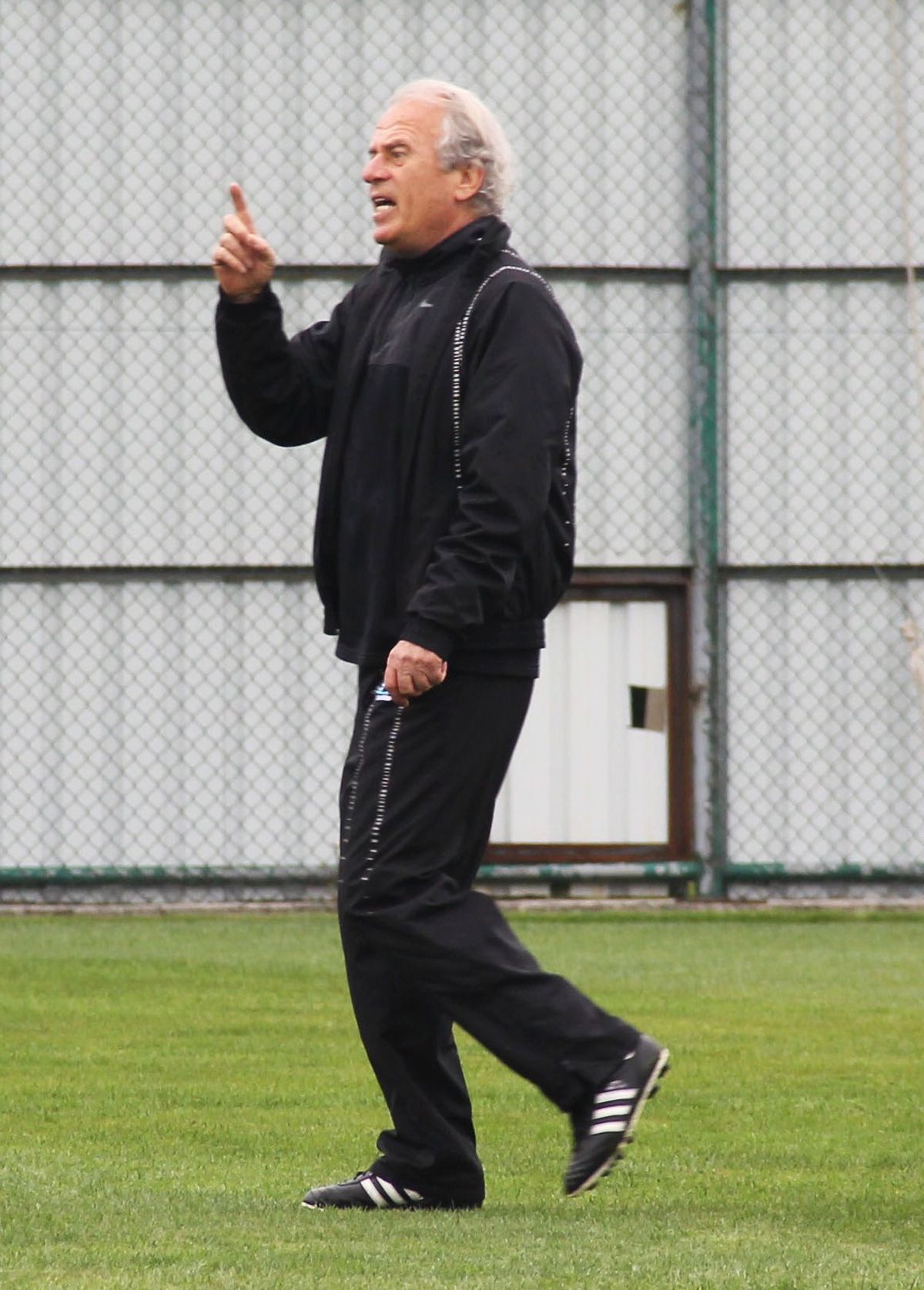 Mustafa Denizli\'den Fikret Orman\'a Cevap