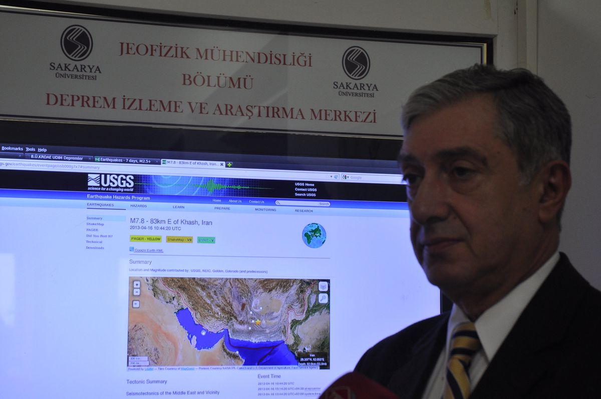 \'İran Depremi Türkiye\'deki Fay Hattını Tetiklemez\'