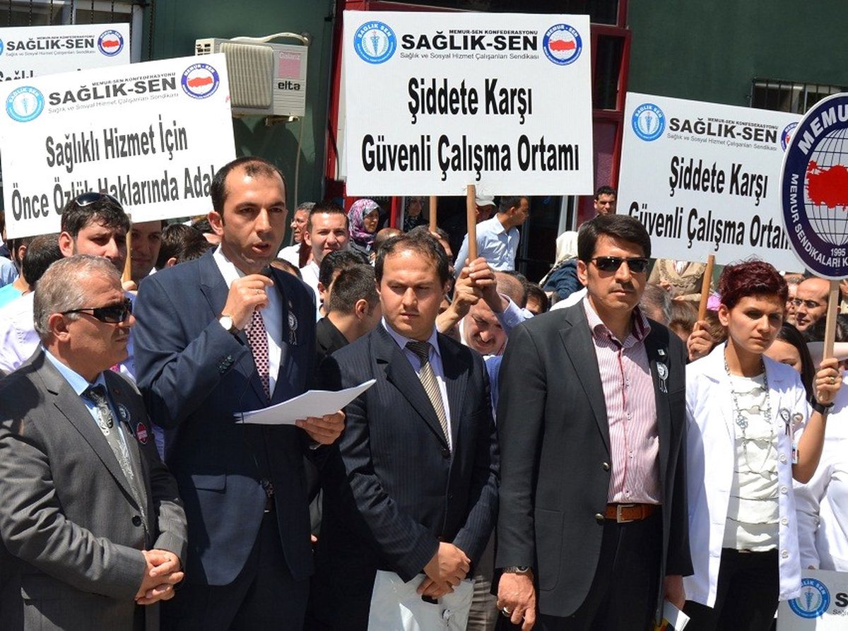Sağlıkçılar Şiddetin Sona Ermesini İstiyor