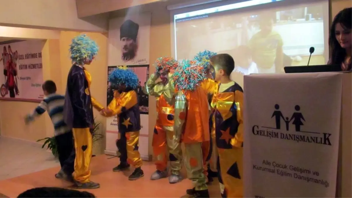 Salihli\'de Otizm Farkındalık Etkinliği Düzenlendi