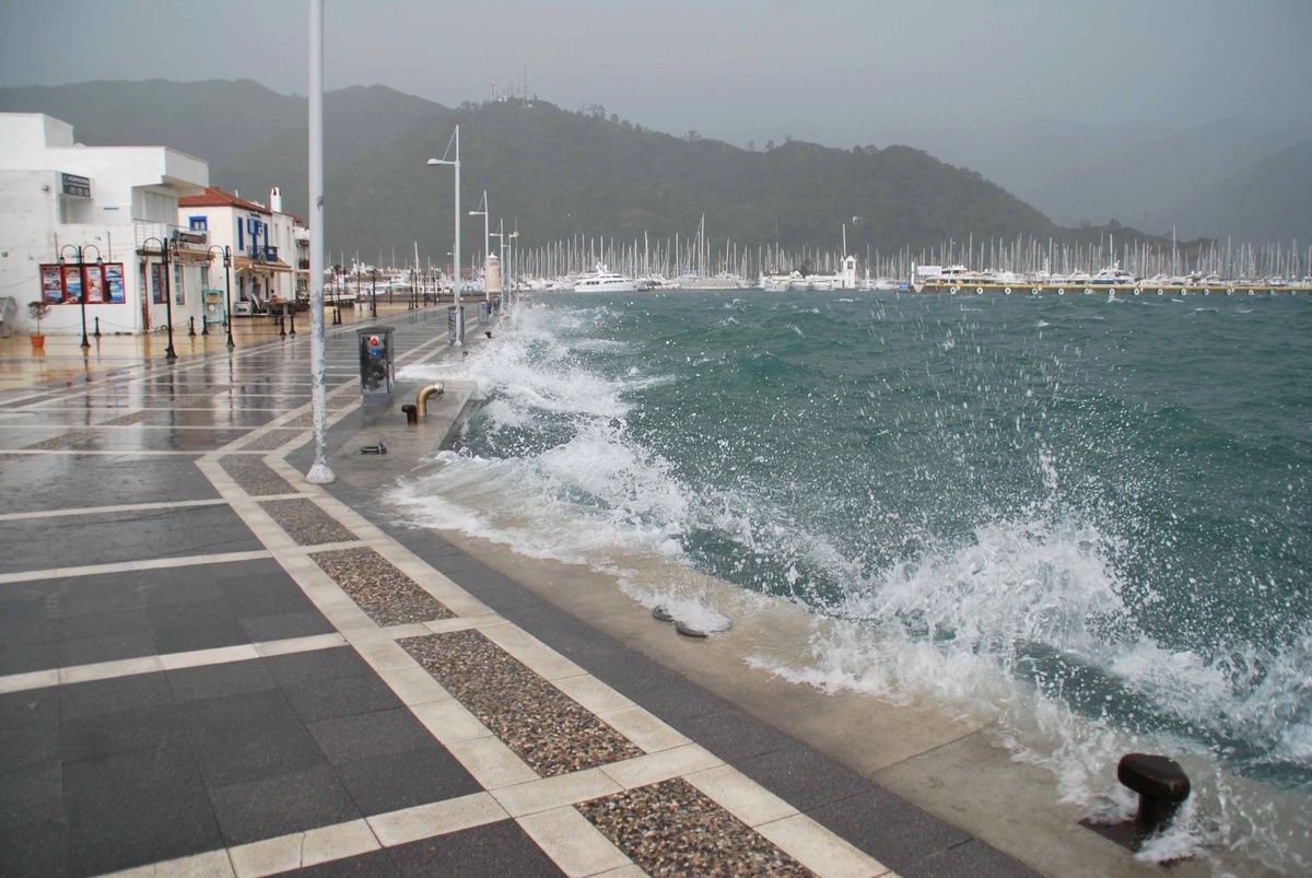 Samsun ve Ordu\'ya Fırtına ve Yağış Uyarısı