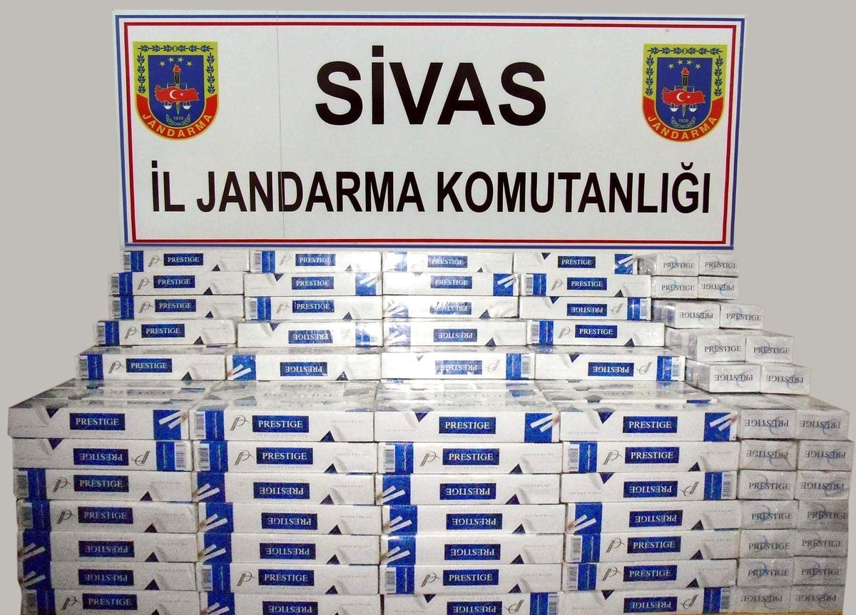 Sivas\'ta 10 Bin 529 Paket Bandrolsüz Sigara Ele Geçirildi