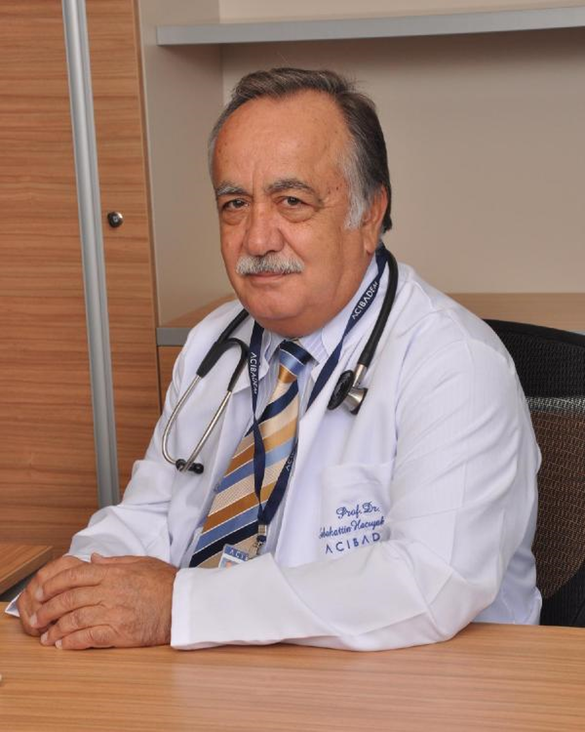 Prof.Dr. Ulus\'tan Uzun Süreli Öksürükler İçin Uyarı