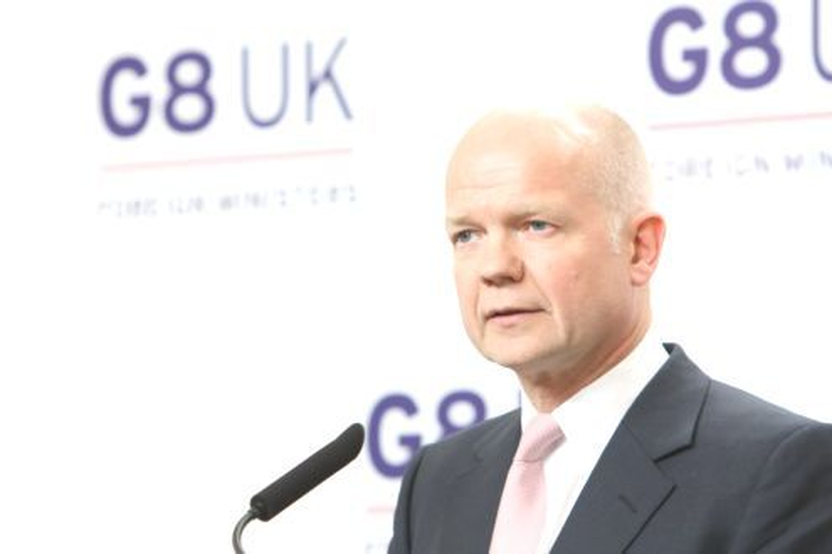 William Hague Suriyeli Muhaliflere Destek Veriyor
