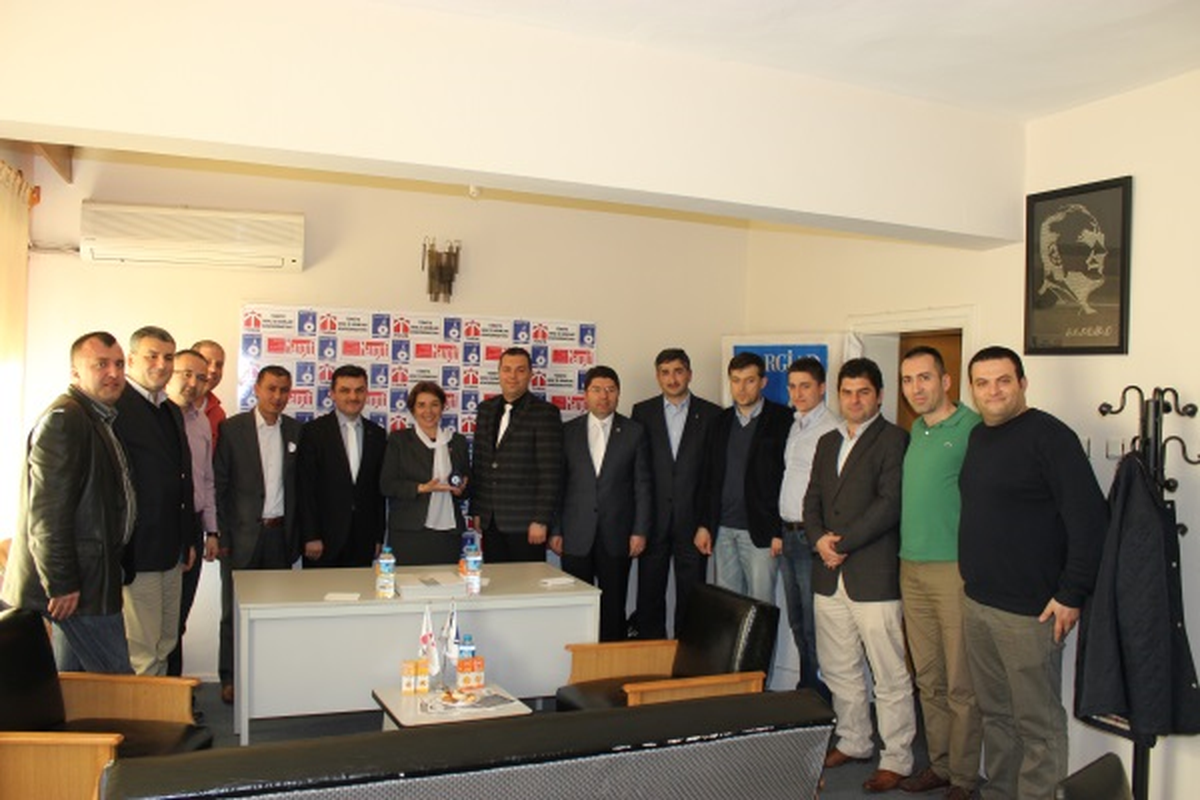 Yılmaz Tunç Bartın Genç İşadamları Derneğini Ziyaret Etti