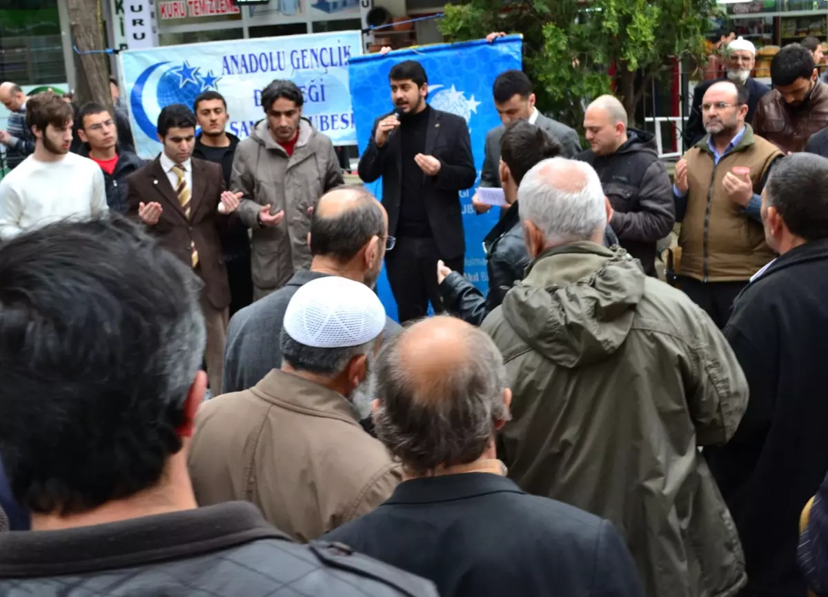 'Zincirler Kırılsın, Ayasofya Açılsın'