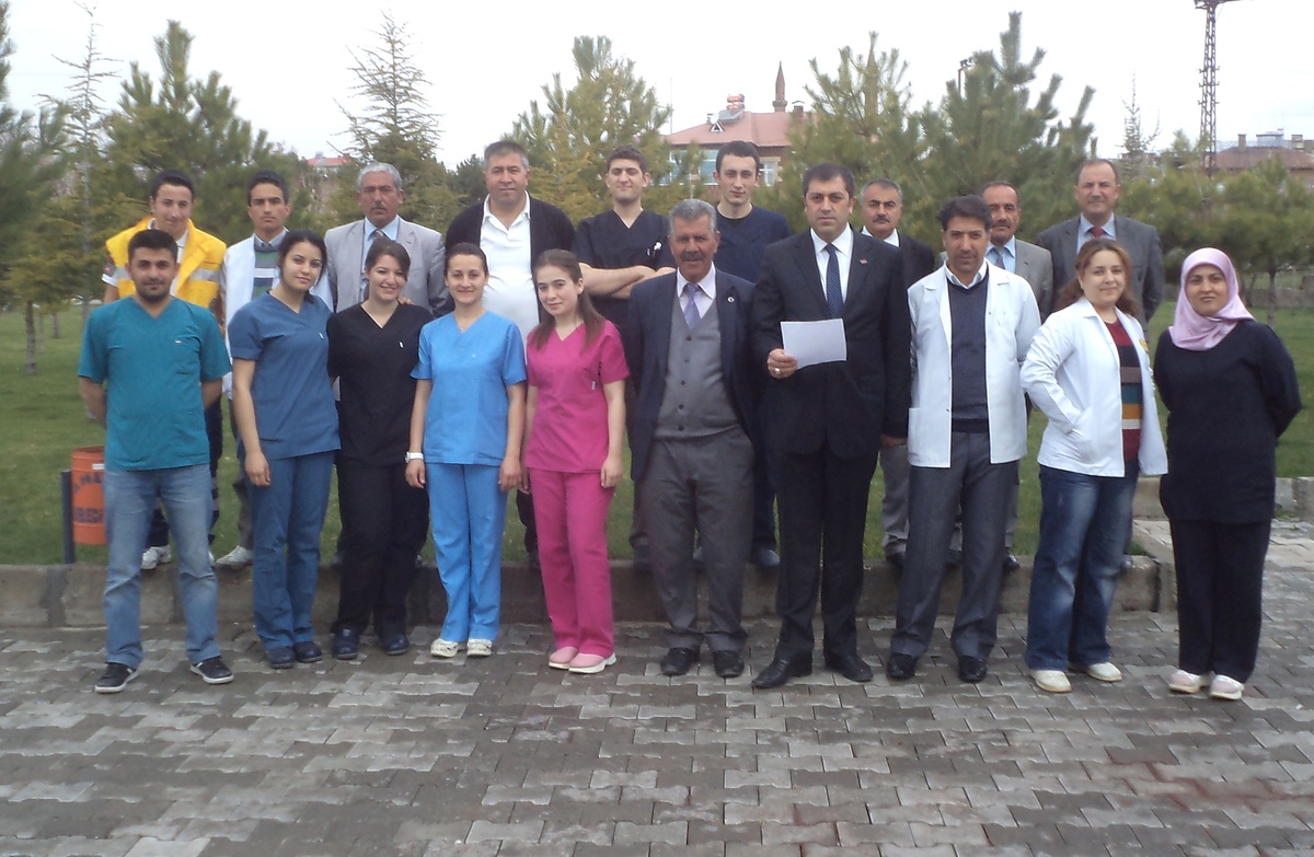 Ahlat\'ta Sağlık Çalışanları, Dr.ersin Arslan\'ı Andı