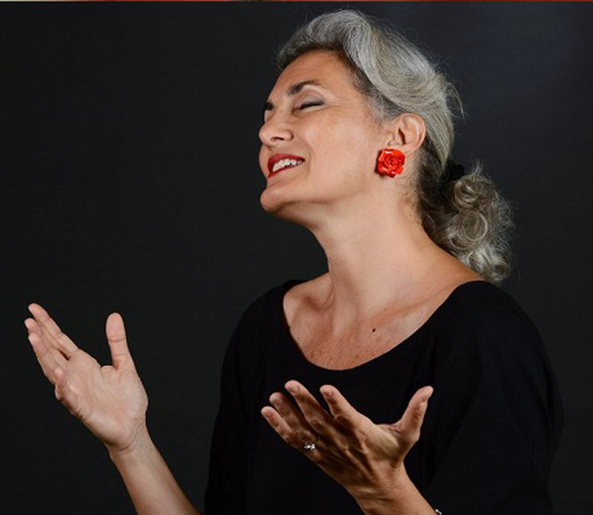 Albümü Babasına İthaf Etti
