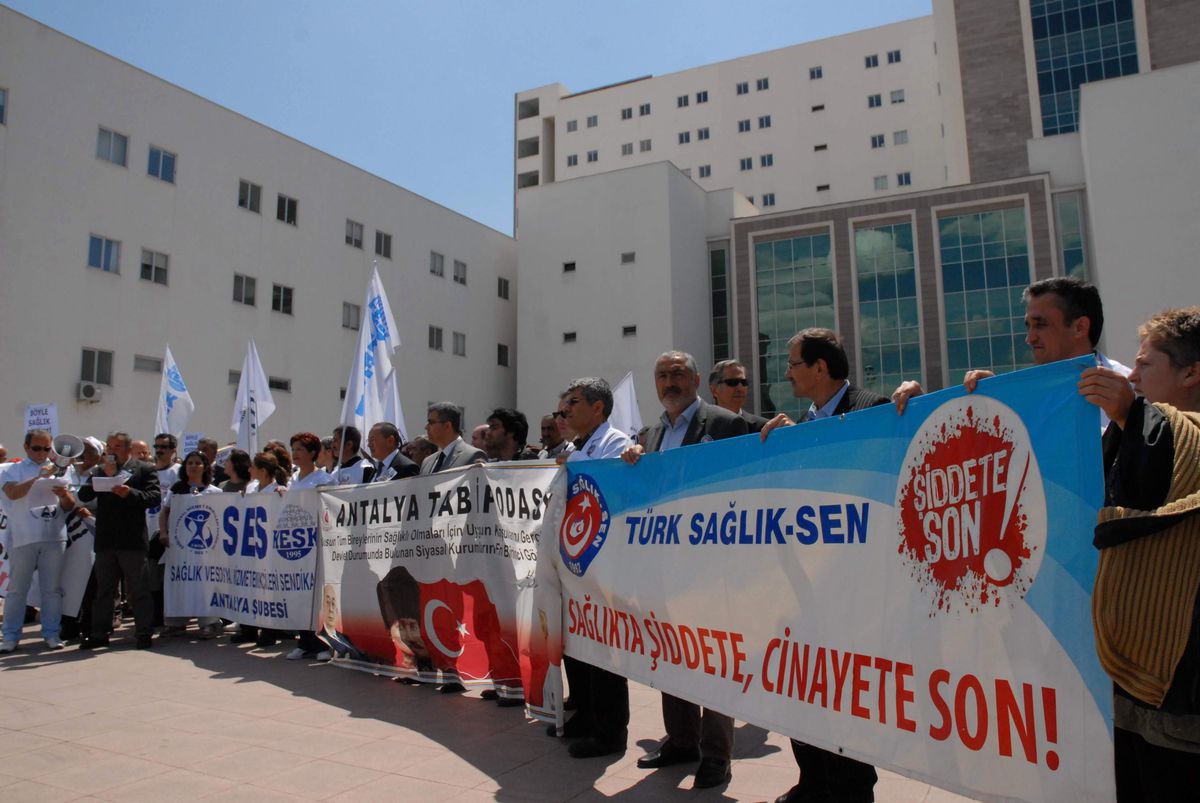 Antalya\'da Görev Şehidi Doktora Anma