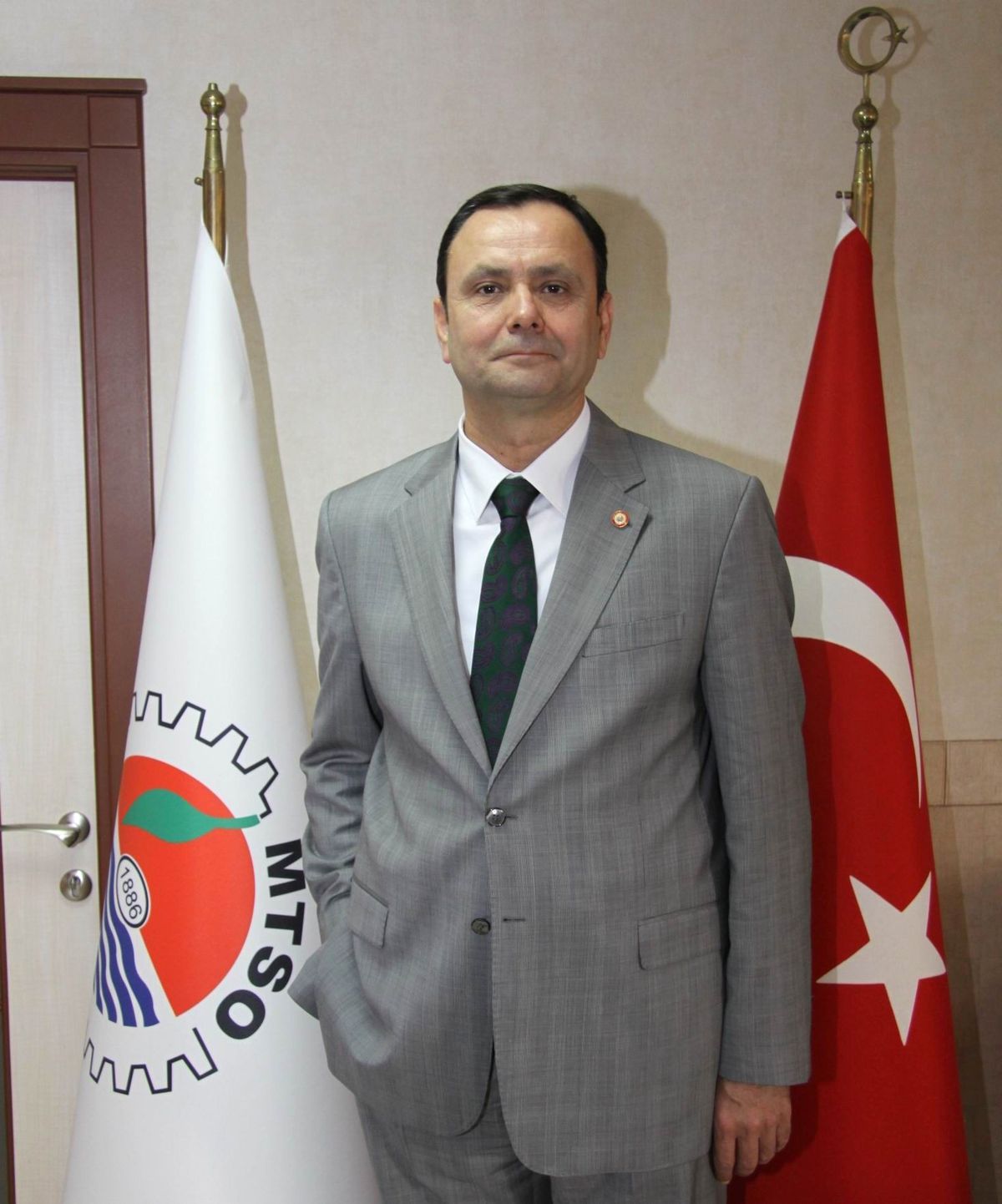 Aşut\'tan \'Akil İnsan\' Açıklaması