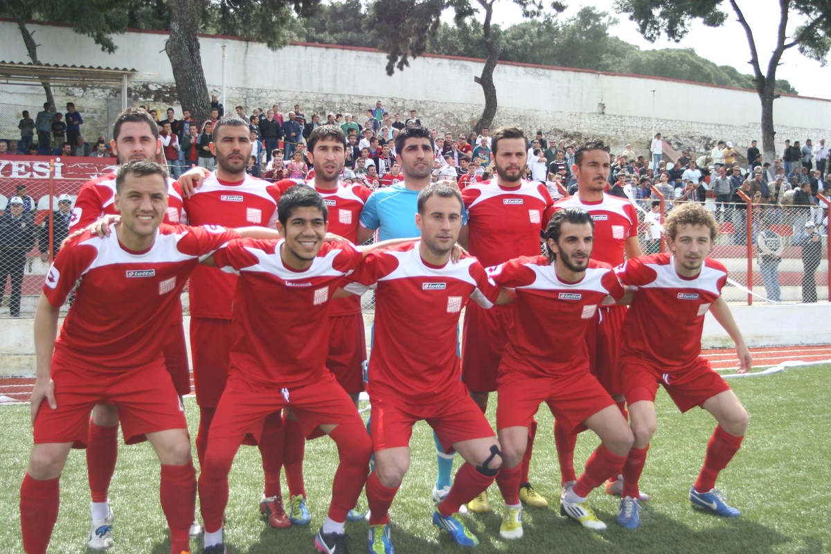 Ayvalıkgücü Belediyespor Taraftarıyla Şampiyonluğa Gidiyor