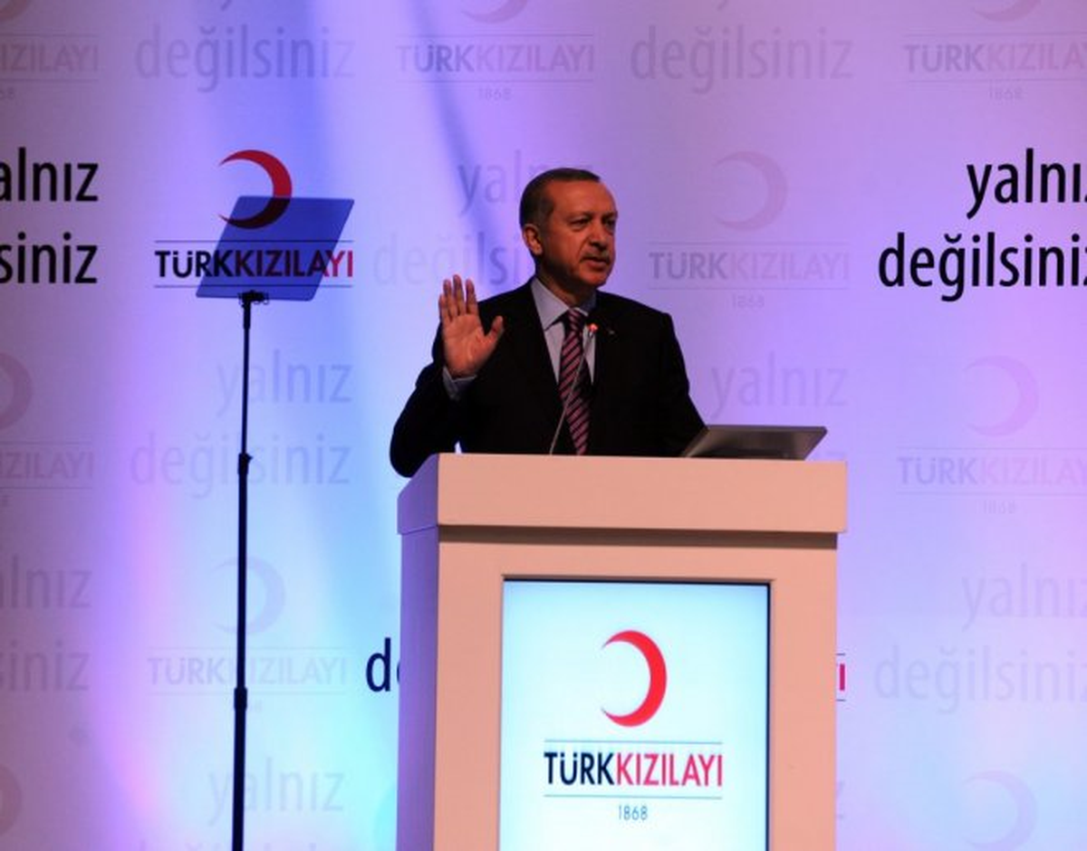 Başbakan Erdoğan, Türk Kızılayını Ziyaret Etti