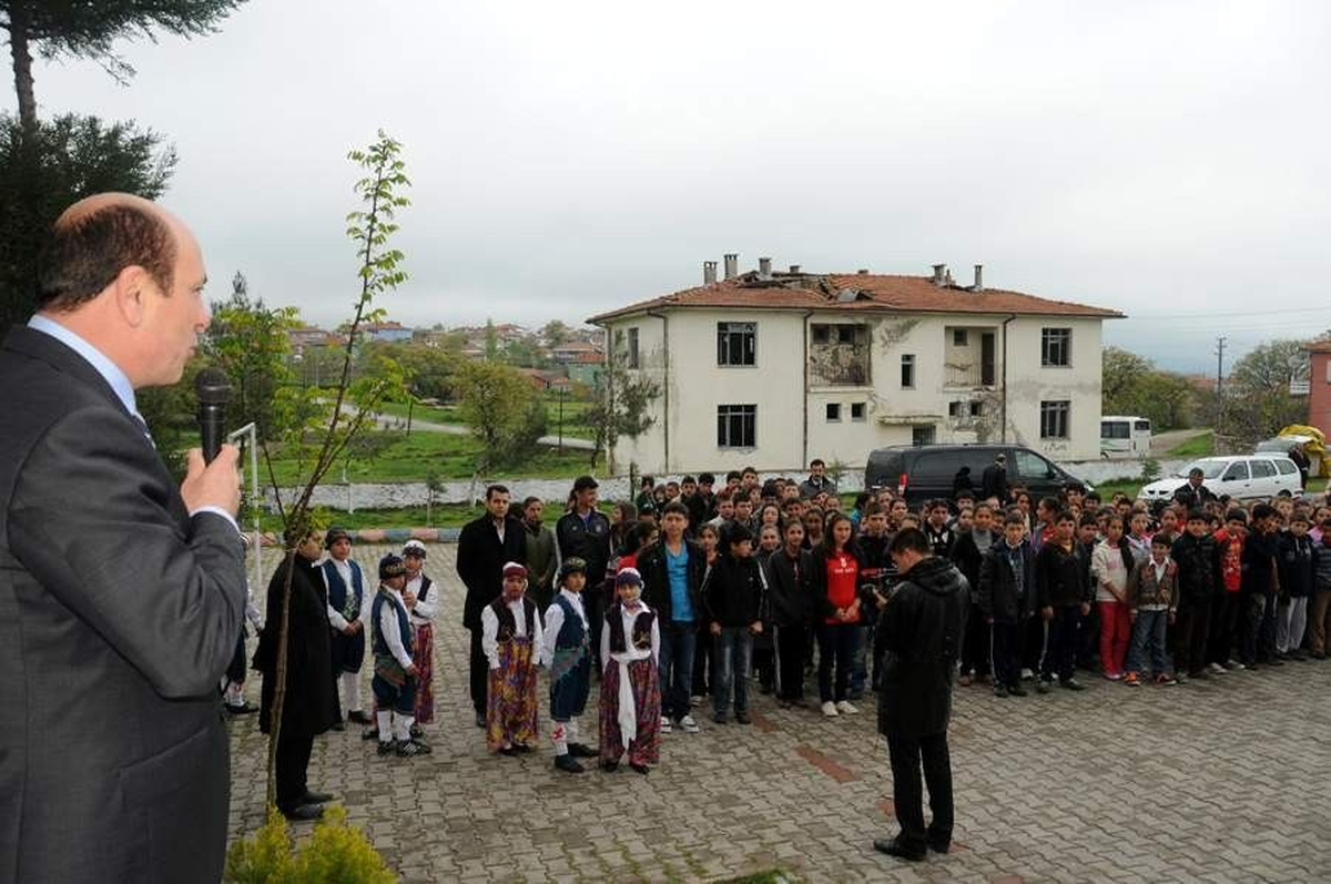 Başkan Ok, Mustafa Kangal İlkokulunu Ziyaret Etti