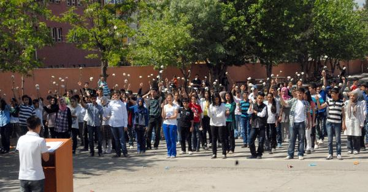 300 Öğrenciden, Çözüm Bildirisi