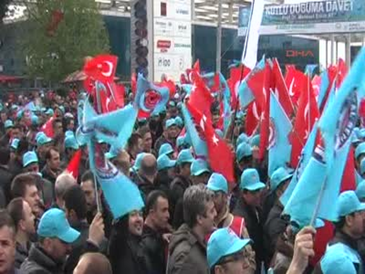 Metal İşçileri Bursa\'da Miting Düzenledi