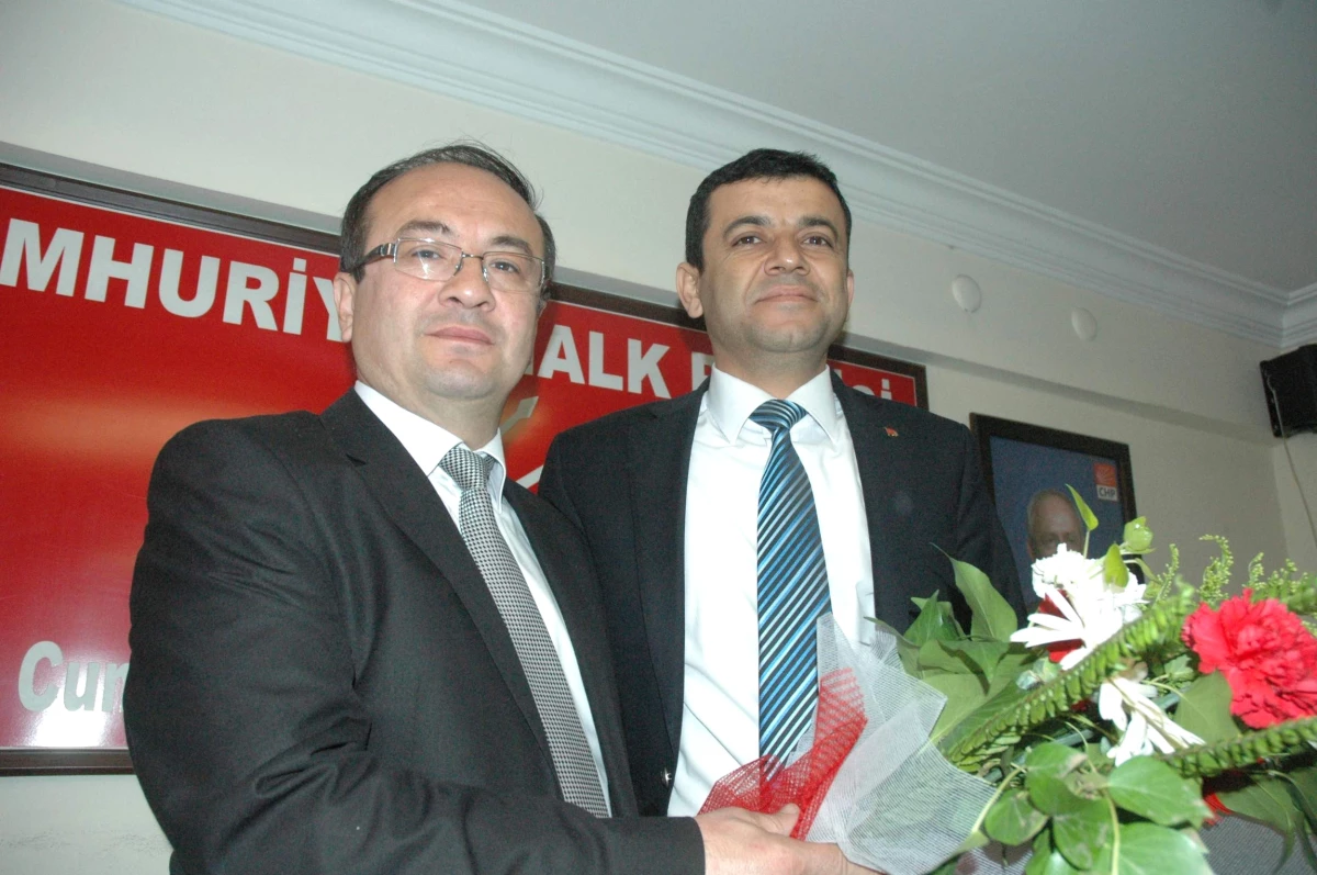 CHP\'nin Yeni İl Başkanı Çavuşoğlu Görevi Devraldı