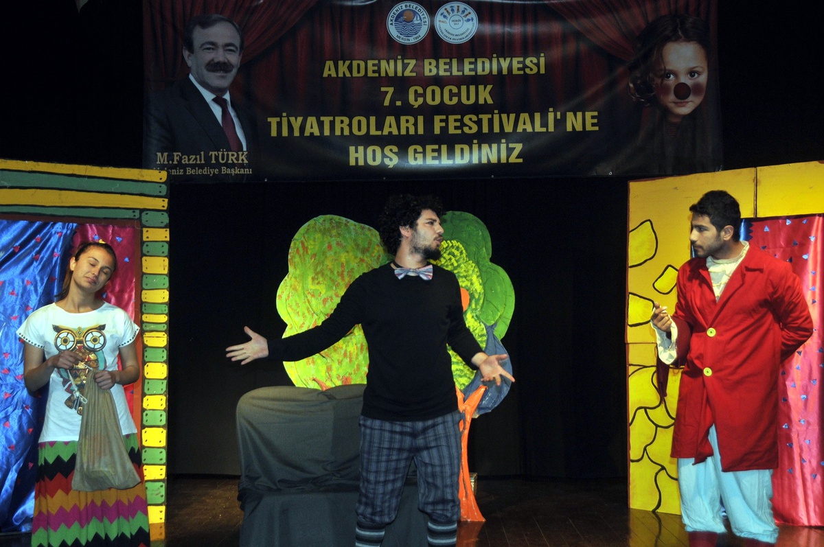 Çocuk Tiyatroları Festivali Sürüyor