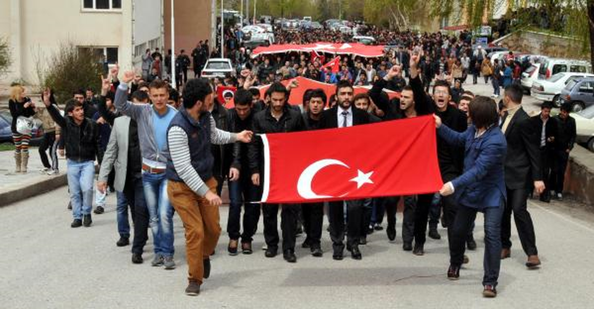 Cumhuriyet Üniversitesi\'nde Ülkücülerden Tepki