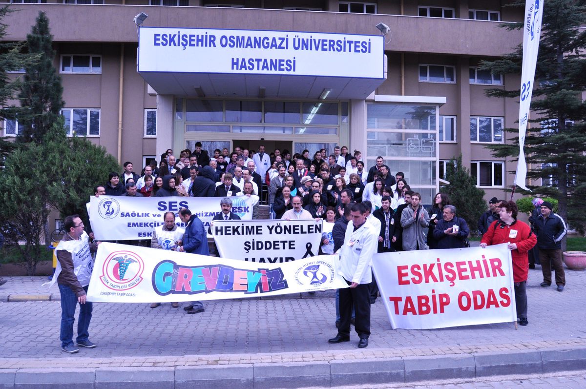 Eskişehir\'de Sağlıkçıların Eylemi