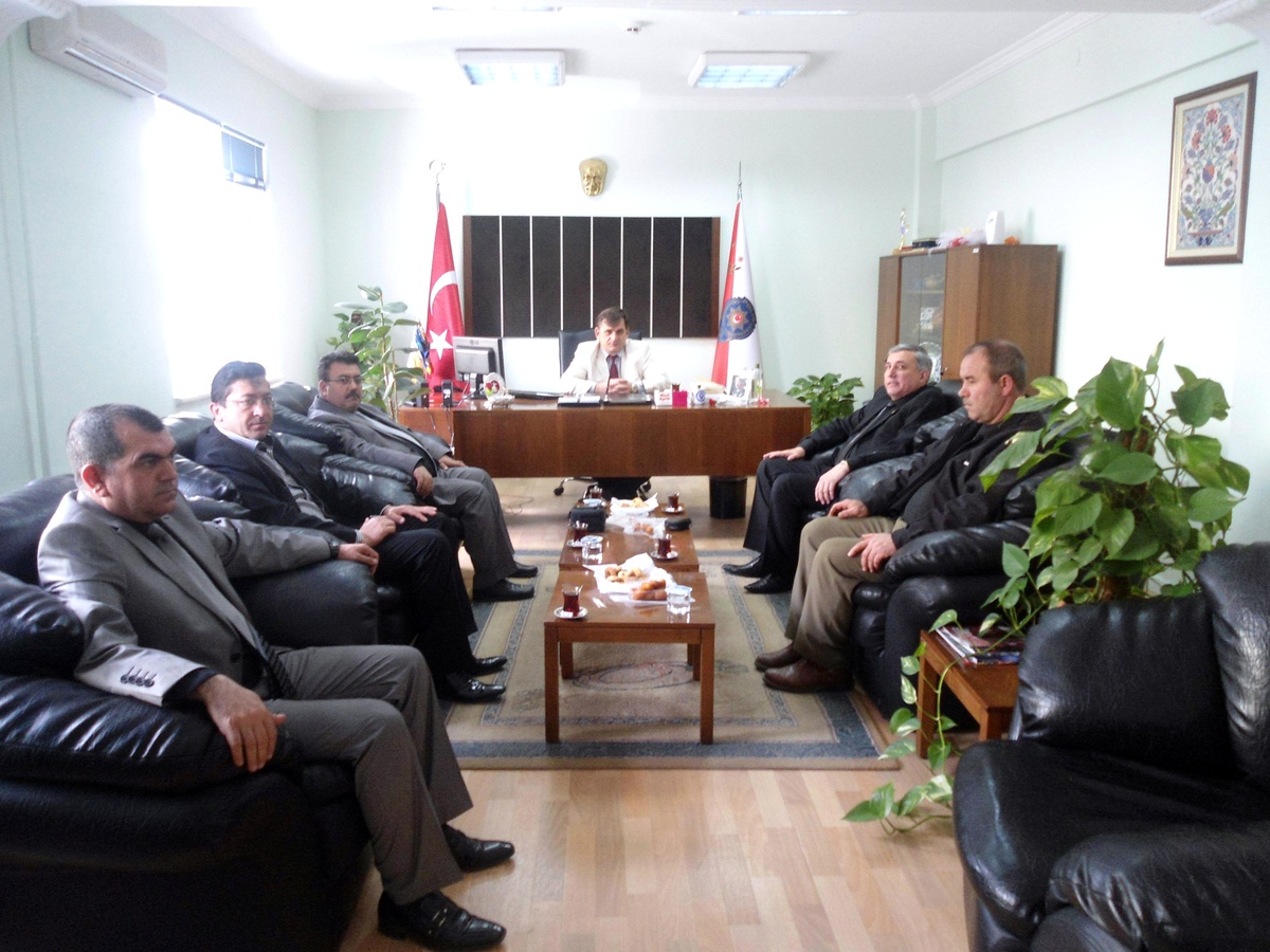 Gediz Amatör Spor Kulüp Yöneticileri Emniyet Müdürü Çağlar\'ı Ziyaret Etti