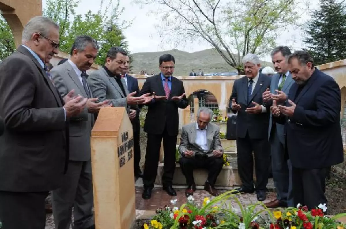 \'Hamido\' Mezarı Başında Anıldı