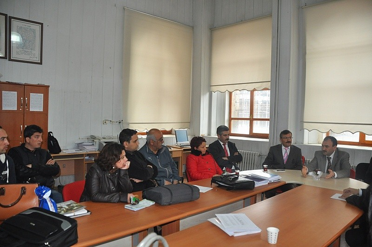 İl Milli Eğitim Müdürü Yılmaz Kayseri Anadolu Lisesi\'ni Ziyaret Etti