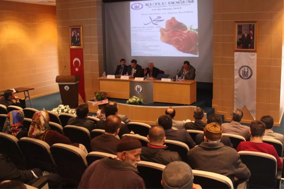 İlahiyat Fakültesi\'nde "Hz. Peygamber (Sav) ve İnsan Onuru" Konulu Panel Düzenlendi