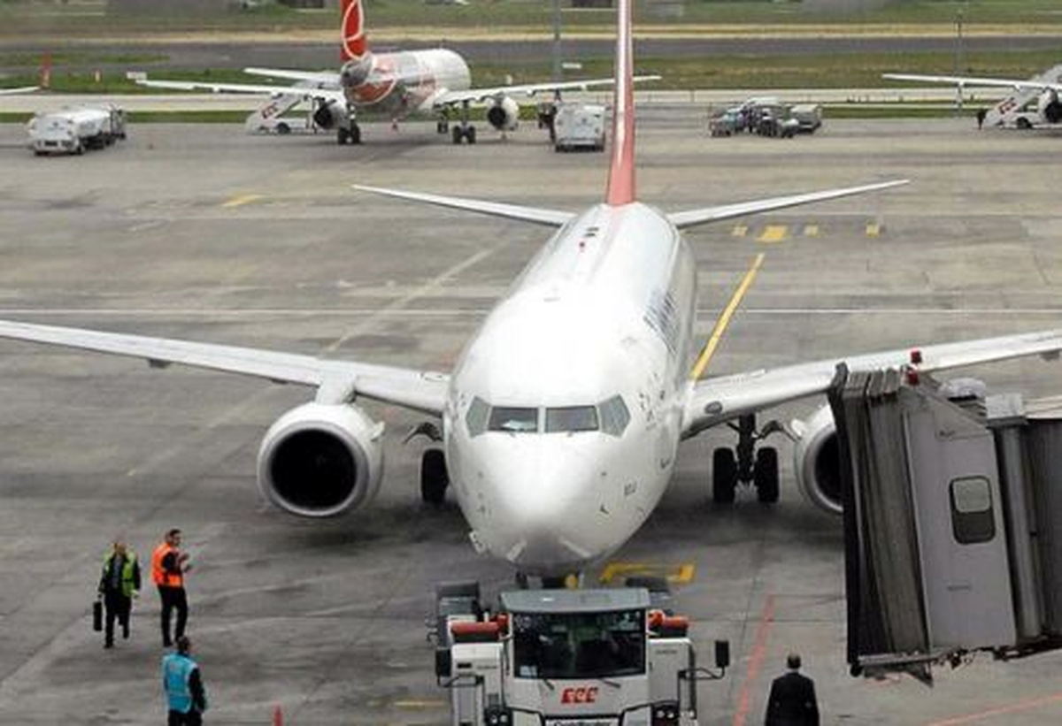 İstanbul - Diyarbakır Uçağında Bomba Paniği