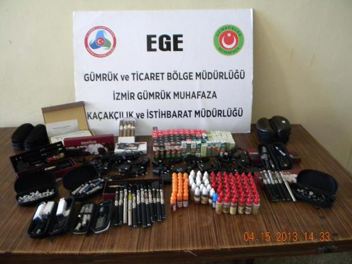 İzmir\'de, Kaçak Elektronik Sigara Baskını