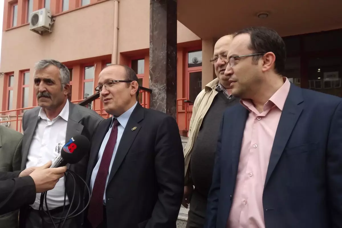 Karadağ Mazbatasını Aldı