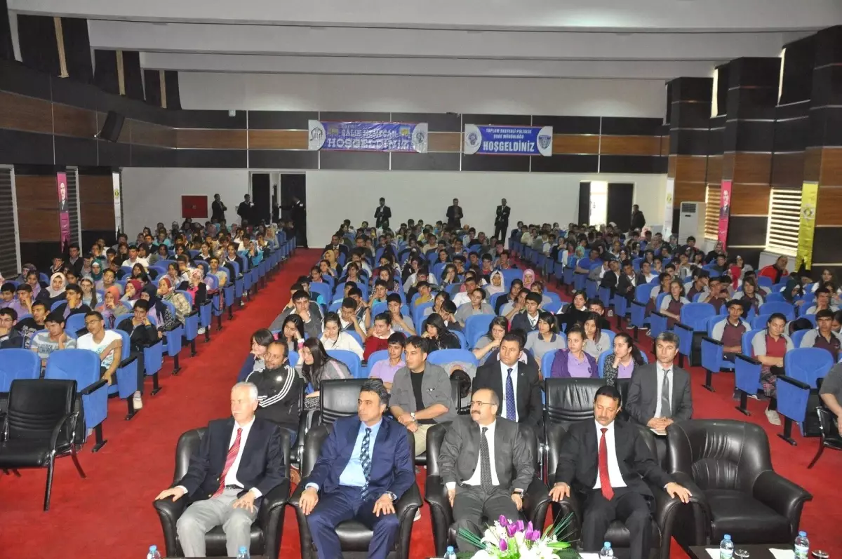 Karikatürist Memecan'dan Eğitim