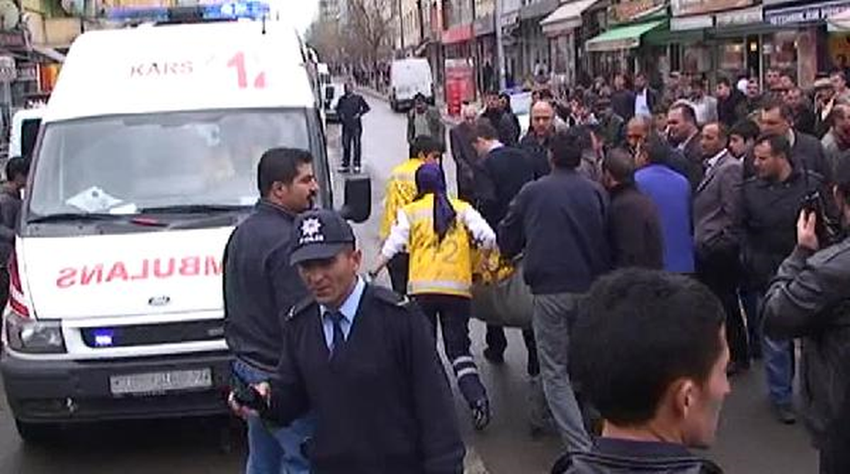 Kars\'ta Bıçaklı Kavga: 8 Yaralı